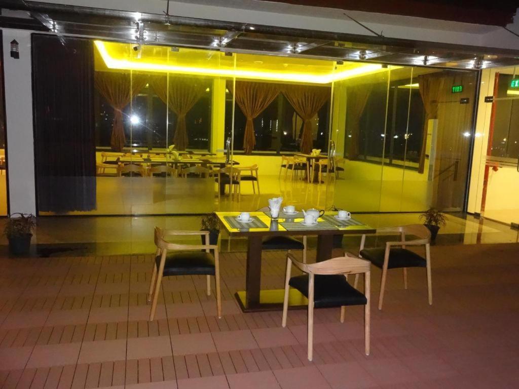 Virati Hotel Yangon Exterior foto