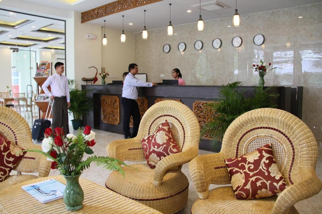 Virati Hotel Yangon Exterior foto