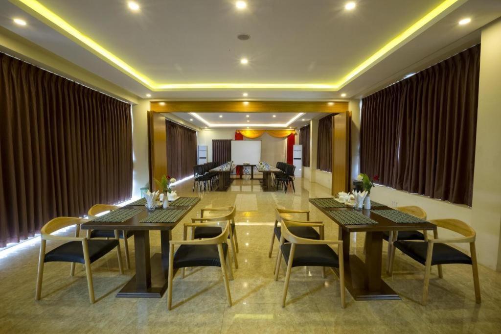 Virati Hotel Yangon Exterior foto