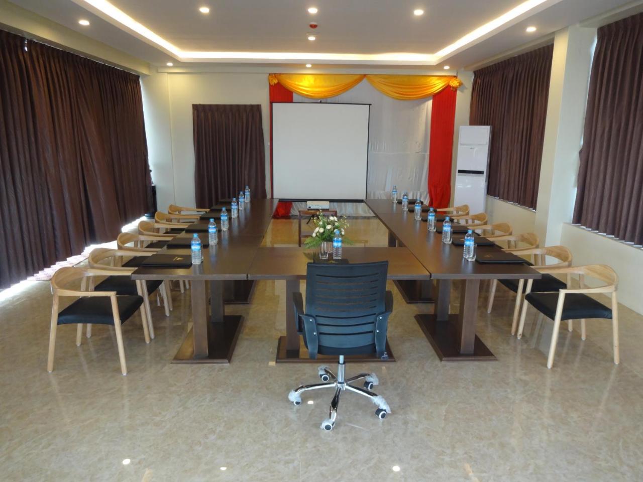 Virati Hotel Yangon Exterior foto