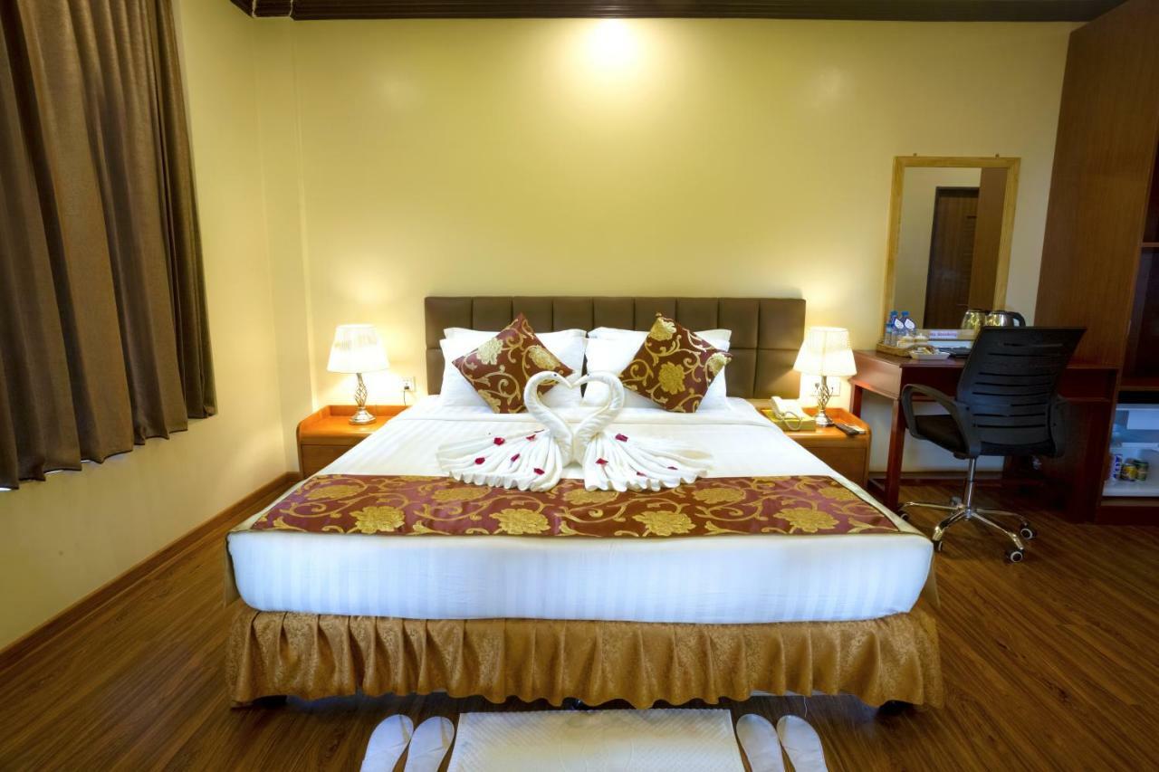 Virati Hotel Yangon Exterior foto